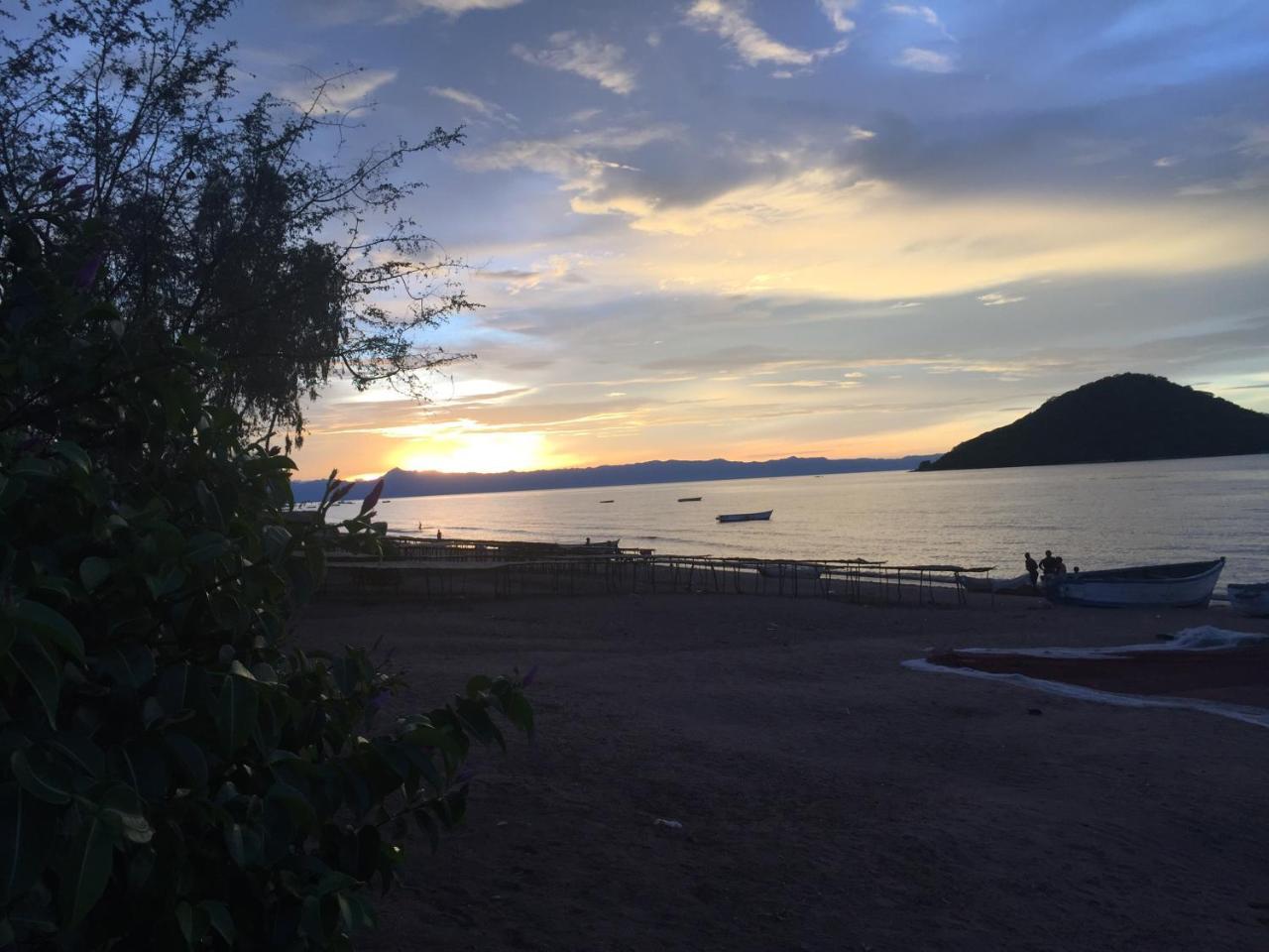 Cape Mac Lodge Cape Maclear Экстерьер фото